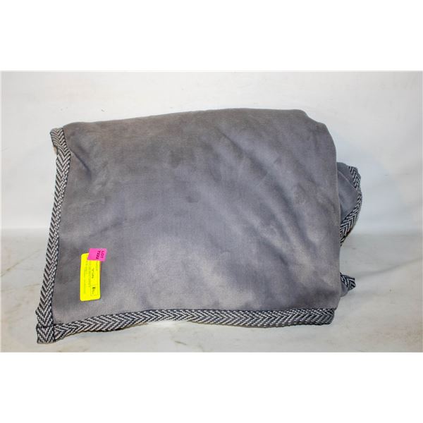 NEW KOOLABURRA CANDICE THROW BLANKET