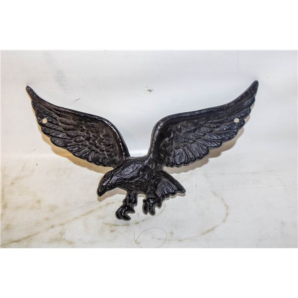 VINTAGE WALL HANGING METAL EAGLE W-8.5"