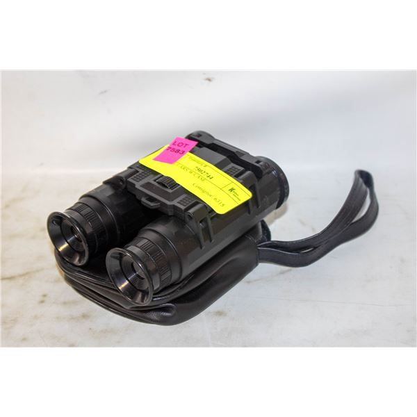 BINOCULARS W/CASE
