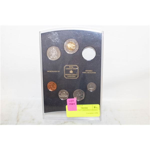 2001 MINT SET  (MISSING LOONIE)