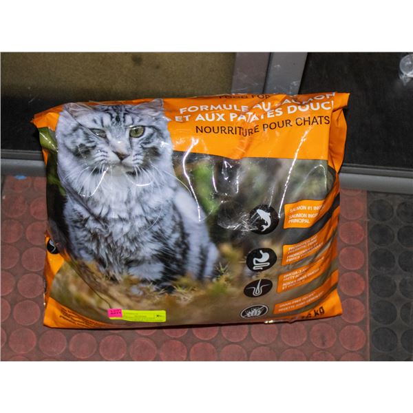 8.16KG KIRKLAND NATURES DOMAIN SALMON & SWEET FOOD