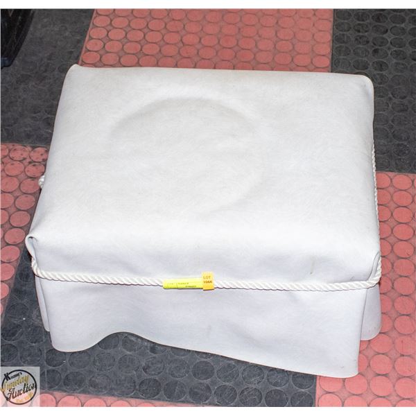 MINI WHITE FOOT STOOL WITH ROPE