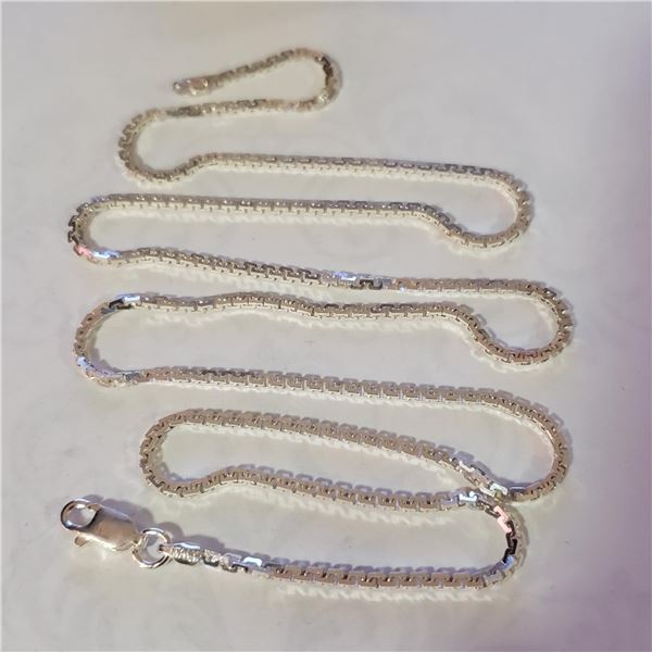 SILVER NECKLACE LENGTH 22 INCHES WEIGHT 7.85G