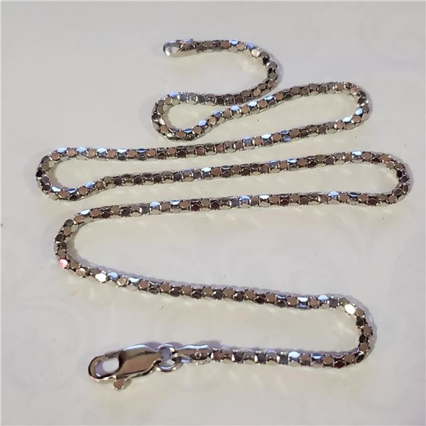 SILVER NECKLACE LENGTH 16 INCHES WEIGHT 4.2G