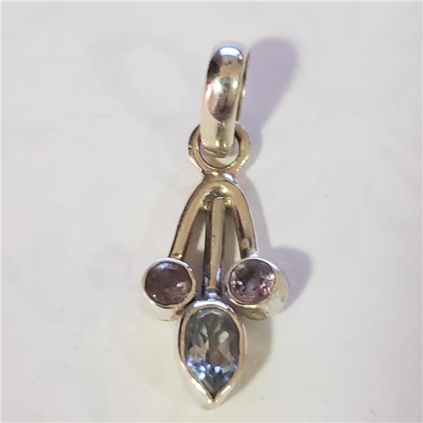 SILVER TOPAZ PENDANT