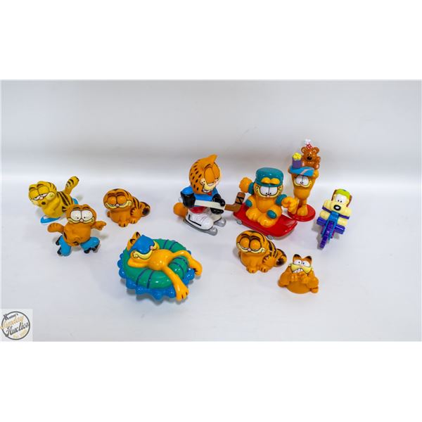 BIN OF VINTAGE GARFIELD COLLECTABLES