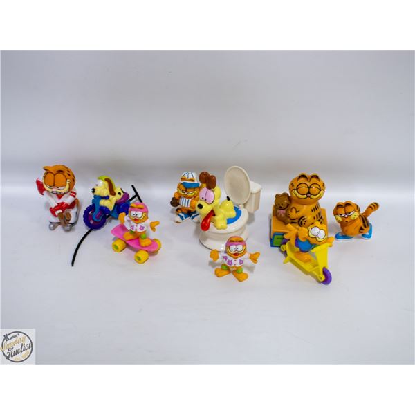 BIN OF VINTAGE GARFIELD COLLECTABLES