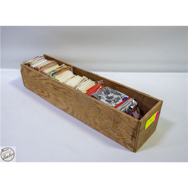 BOX OF VINTAGE HOCKEY CARDS ETC