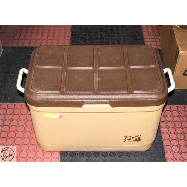 LARGE OUTDOORSMAN HARD SIDED COOLER