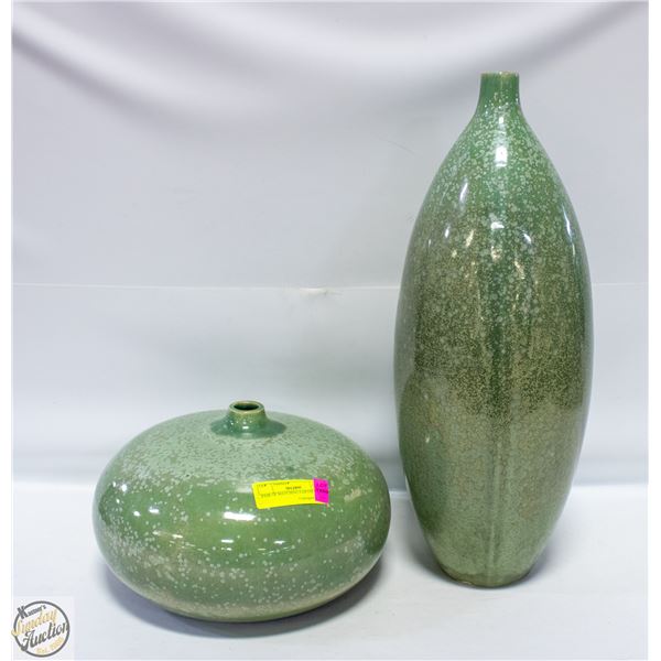 PAIR OF MATCHING EARTHENWARE