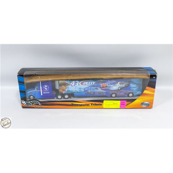 RICHARD PETTY #43 2001 TRACTOR TRAILER