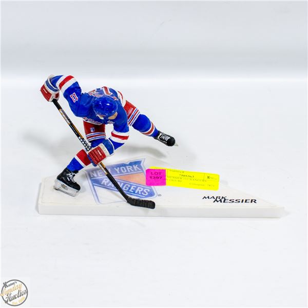 MARK MESSIER #11 RANGERS ACTION FIGURE