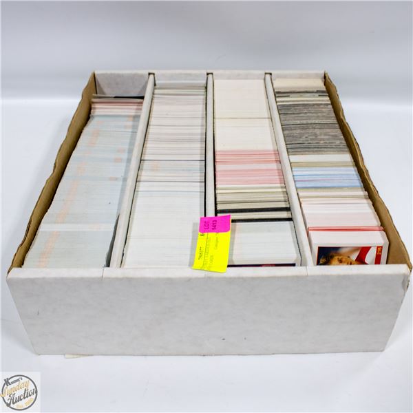 ESTATE TRAY VARIOUS OLD HOCKEY CARDS