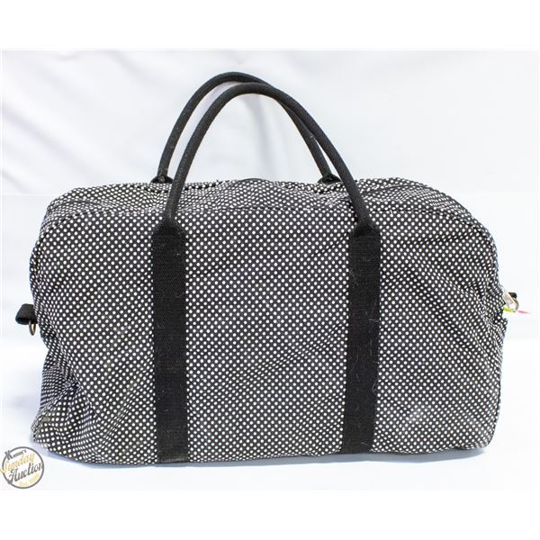 LARGE BLACK W/WHITE POLKA DOTS ZIPPER CLOSURE-