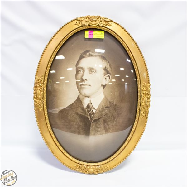 VINTAGE VICTORIAN ORNATE GOLD GILTED FRAME