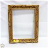 Image 1 : VINTAGE VICTORIAN ORNATE GOLD GILTED FRAME