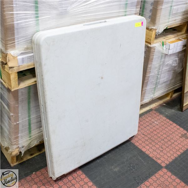 FOLDING TABLE 72 X 30