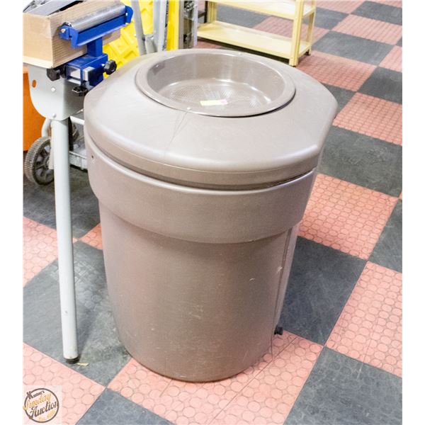 LARGE BROWN RAIN BARREL WITH TAPS