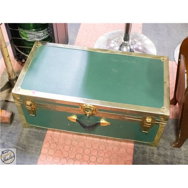 VINTAGE GREEN STEAMER TRUNK