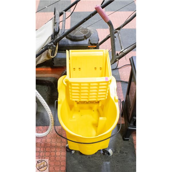 RUBBERMAID MOP BUCKET AND RINGER