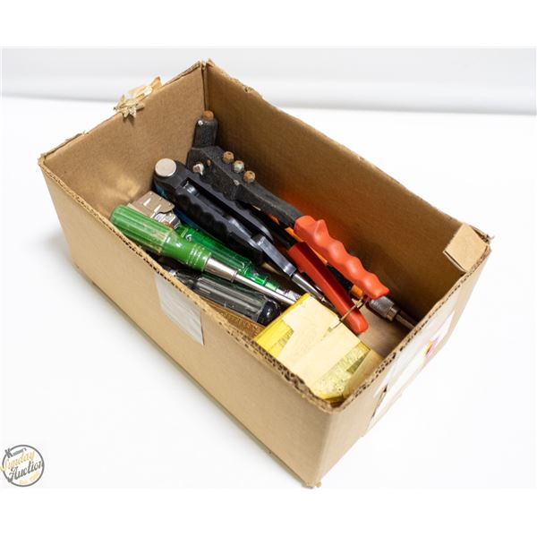 ESTATE LOT OF VARIOUS GARAGE TOOLS