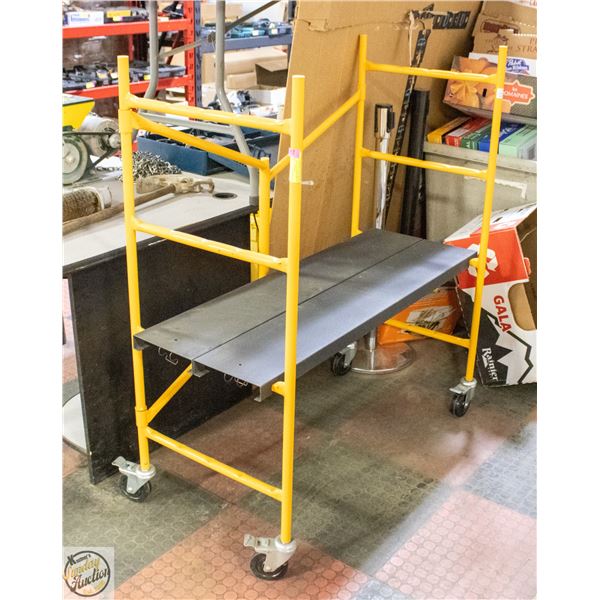 YELLOW MOBILE SCAFFOLD FOLDING SAFETY SCAFFOLDING