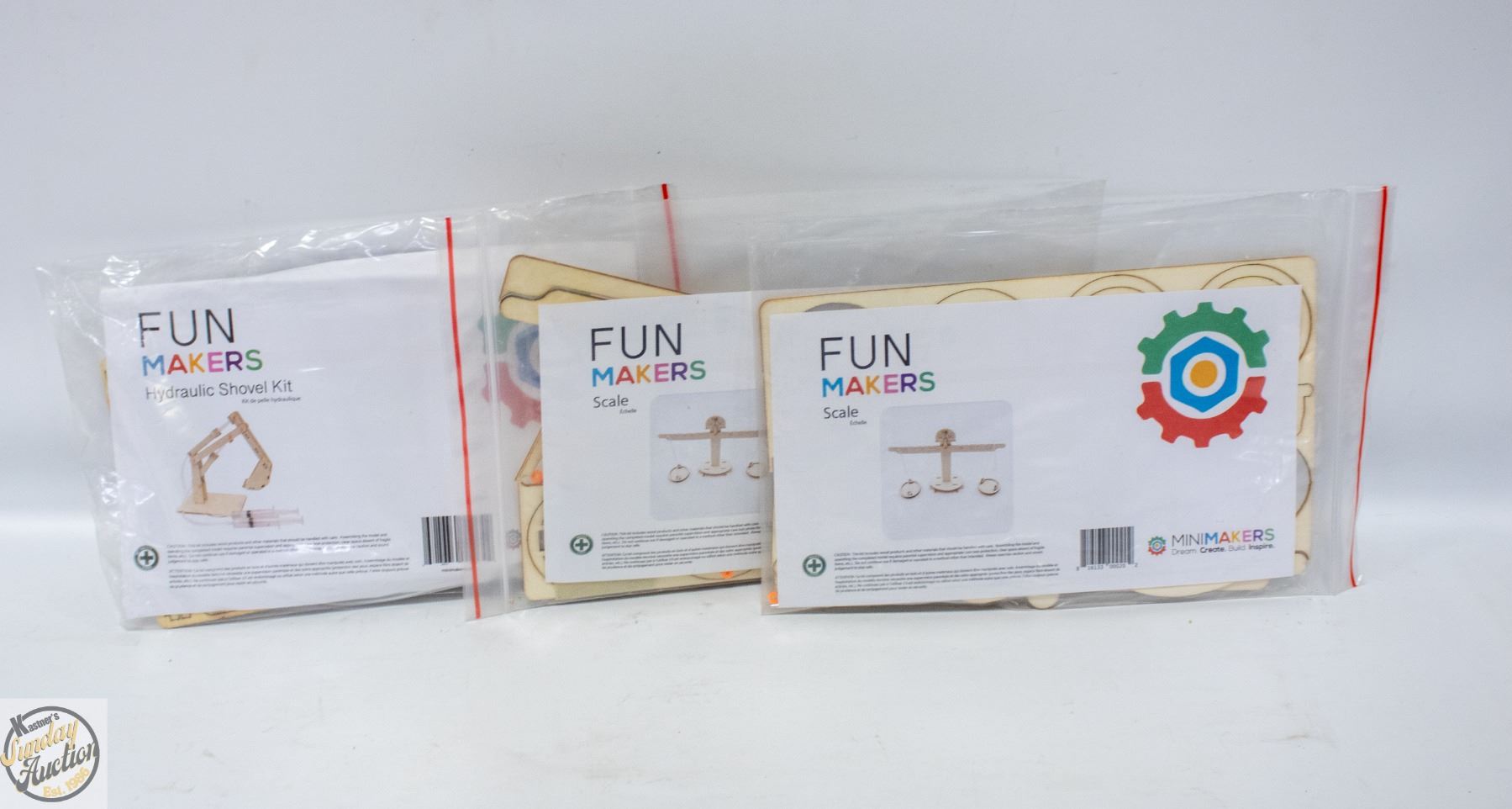 Fun Makerz 2 FUN MAKERS WOODEN SCALE MAKING KITS