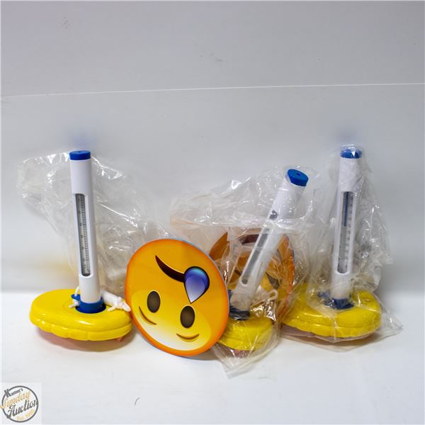 3 X FAT GUY IN SHORTS FLOATING POOL OR HOT TUB