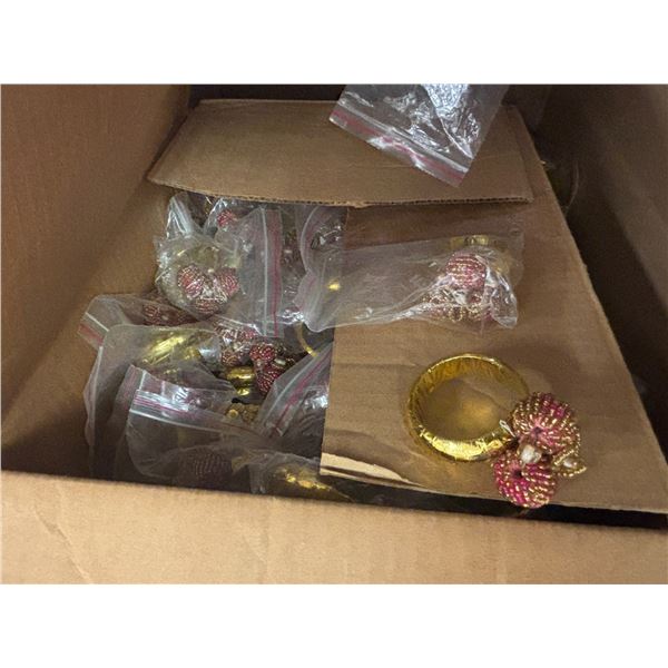 BTE DE 125+pcs PORTE-SERVIETTES