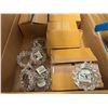 Image 1 : BTE DE 48+pcs PORTE-SERVIETTES
