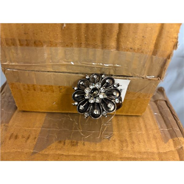 BTE DE 125+pcs PORTE-SERVIETTES