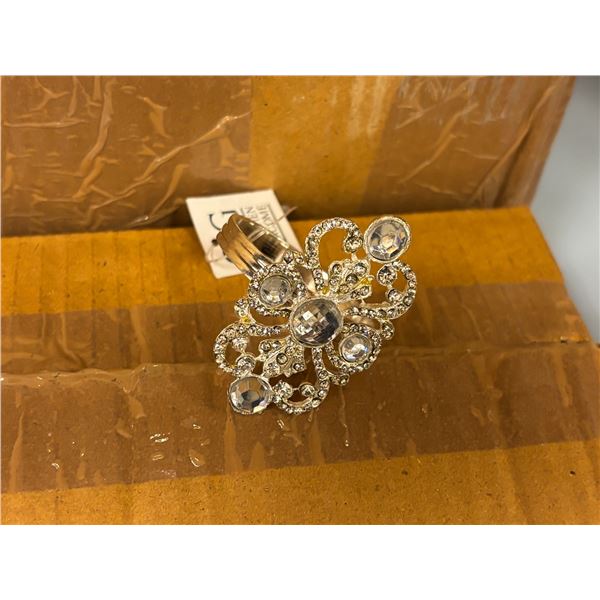 BTE DE 125+pcs PORTE-SERVIETTES