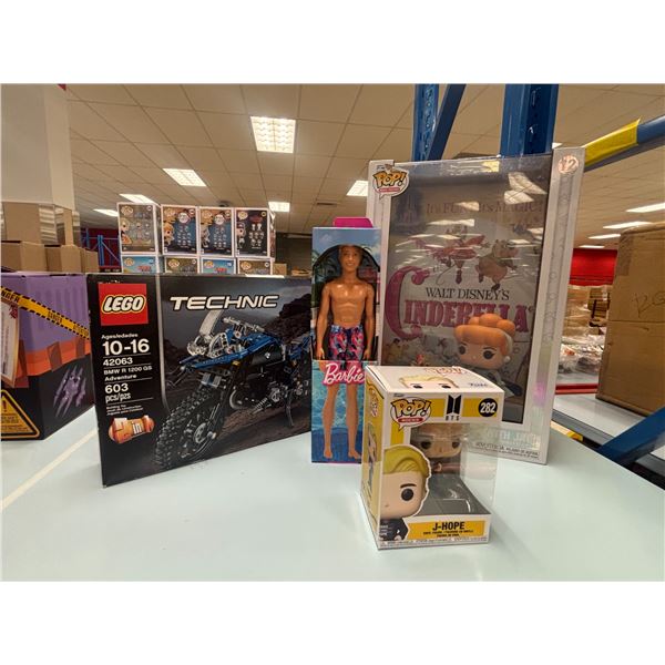 LOT DE JOUETS ASST