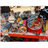 Image 1 : LOT D'ITEMS POUR FÊTES ASST