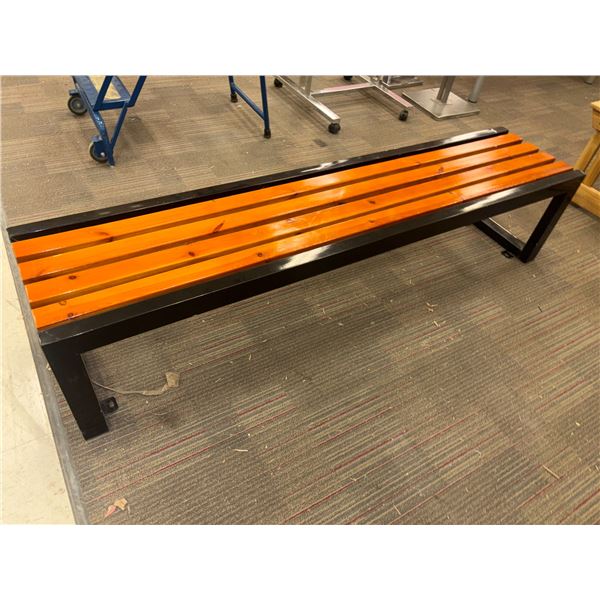 BANC EN MÉTAL ET BOIS 16"x71"x16"