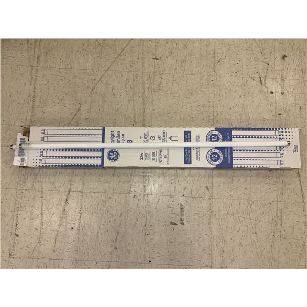 BTE DE 12 FLUORESCENTS GE ECOLUX  T8 48" 32w 2875 LUMENS 6500k