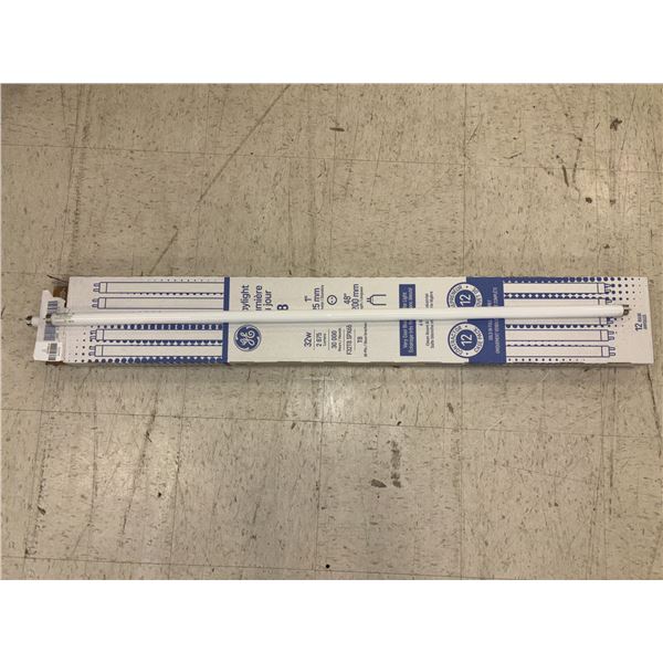 BTE DE 12 FLUORESCENTS GE ECOLUX  T8 48" 32w 2875 LUMENS 6500k