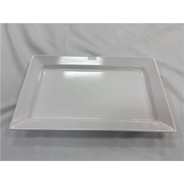 PLATEAU DE SERVICE EN PLASTIQUE 17-1/4"x10-3/4" MYLES