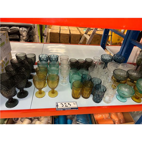 LOT DE 57pcs DE COUPES ET VERRES ASST
