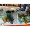 Image 3 : LOT DE 57pcs DE COUPES ET VERRES ASST