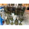 Image 1 : LOT DE 32pcs DE COUPES ET VERRES EN PLASTIQUE VERT