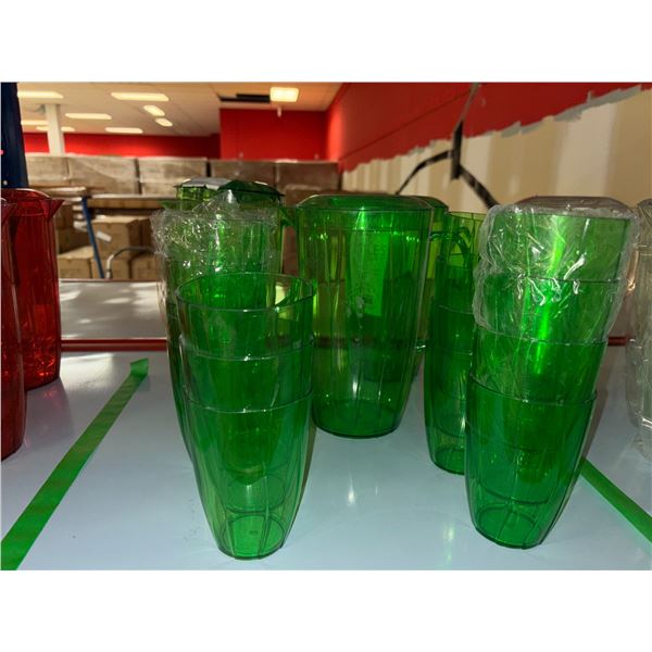 LOT DE 18pcs DE VERRES ET PICHETS EN PLASTIQUE VERT