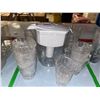 Image 1 : LOT DE 18pcs DE VERRES ET PICHETS EN PLASTIQUE CLAIRE