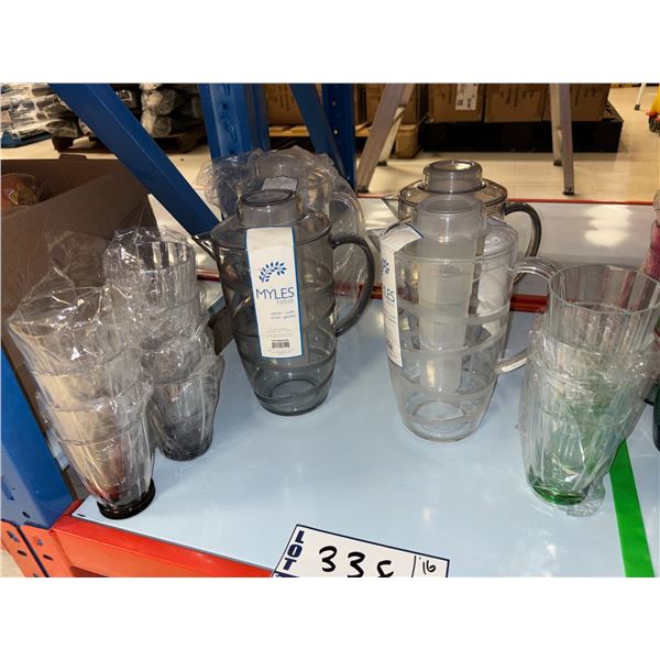 LOT DE 16pcs DE VERRES ET PICHETS EN PLASTIQUE