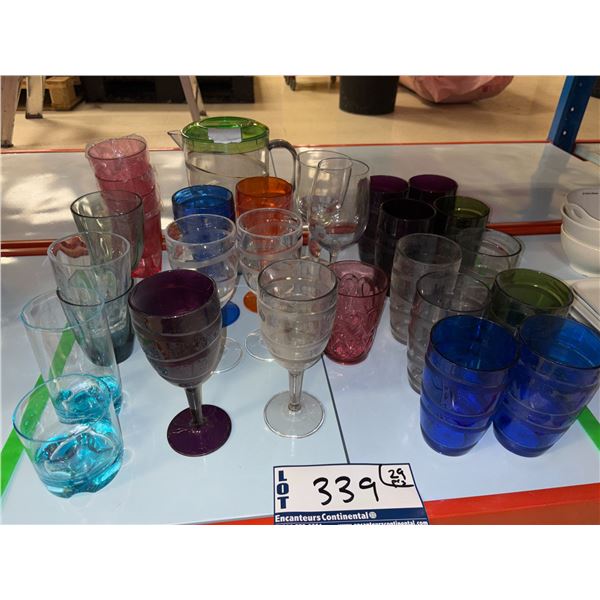 LOT DE 29pcs DE VERRES PLASTIQUE ASST