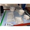 Image 1 : LOT DE 25+pcs DE VAISSELLES ASST