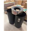 Image 1 : LOT DE 2 POUBELLES 49L UMBRA (1-COUVERCLE)