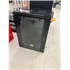 Image 1 : RACK DE SERVEURS AVEC VENTILATEUR PLYE #PDBC70 23"x18"x30"