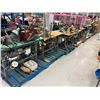 Image 1 : LOT DE 13 MACHINES/ÉQUIPEMENT DE COUDRE ASST