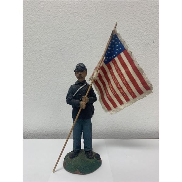 Union Soldier with flag statue